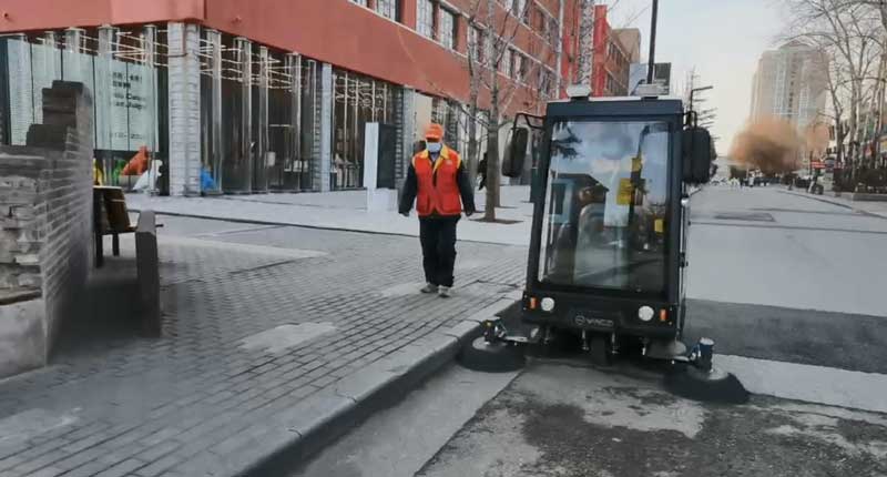 北京798藝術(shù)區(qū)使用揚(yáng)子掃地機(jī)后，持續(xù)采購(gòu)！