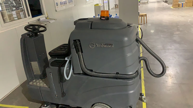 使用駕駛式洗地機提高您的企業(yè)生產力