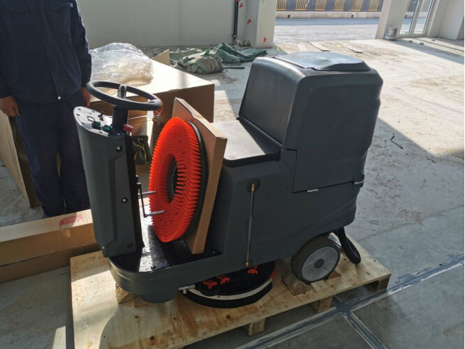 工廠車(chē)間用什么洗地機(jī)清掃效果更好