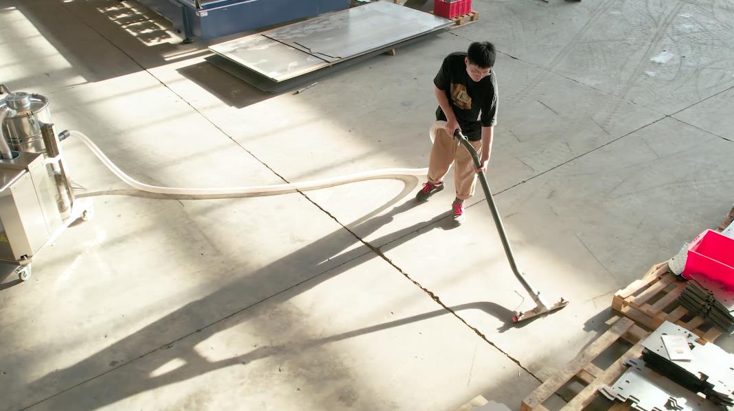 適用于硅塵的工業吸塵器