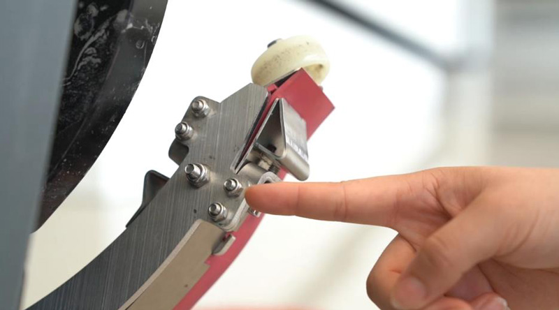 為什么我的地板還是濕的？洗地機真空系統故障排除